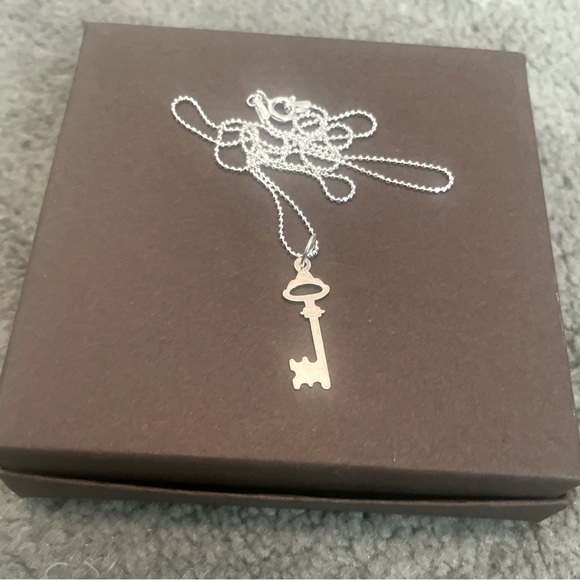 Sterling Silver Vintage Key Necklace - Picture 3 of 3